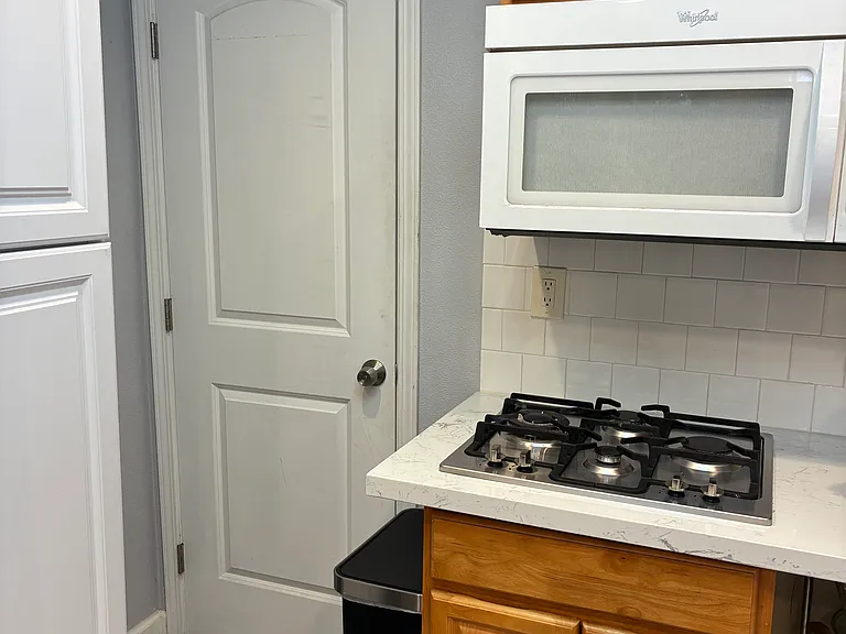230 Cambridge Ave #230 — Photo 2