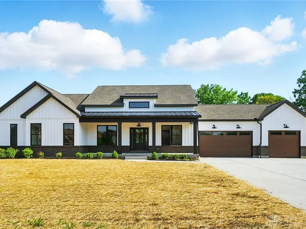 8559 Wandering Brook Way, Waynesville, OH 45068