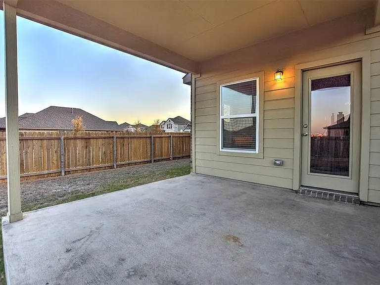 7993 Arezzo Dr — Photo 26