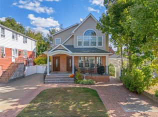 22 Dunwood Rd FLOOR A-1, Pt Washington, NY 11050