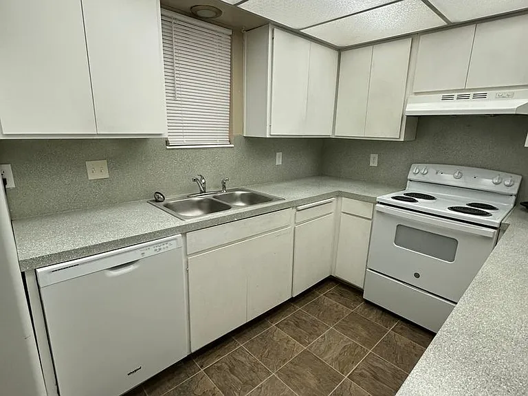 Eastridge — Photo 17