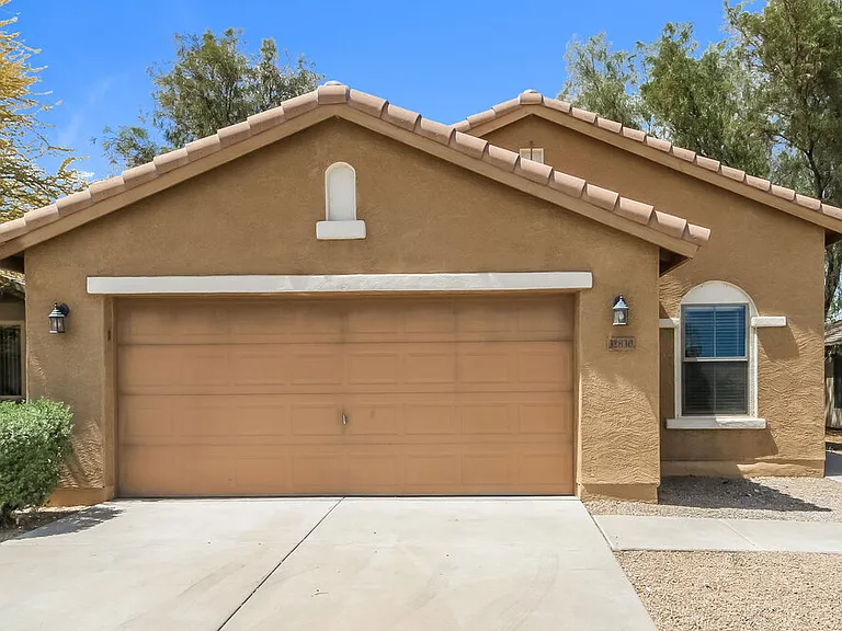 32830 N Sandstone Dr — Photo 1