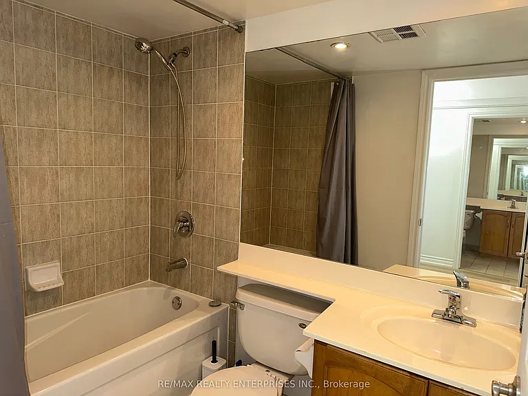 250 Wellington St W #436 — Photo 24