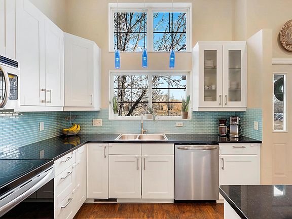 3rd image of 2832 Clover Ridge Dr