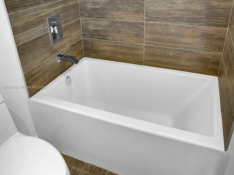 1600 SW 1st Ave #401 — Photo 9