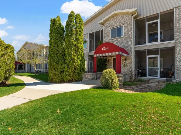 1 Cherokee Cir Unit 201, Madison, WI 53704