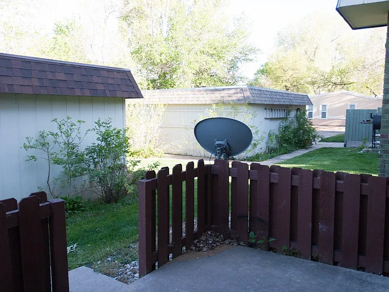 2628 Leisure Dr — Photo 17