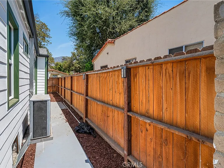 1016 Highland Ave — Photo 36
