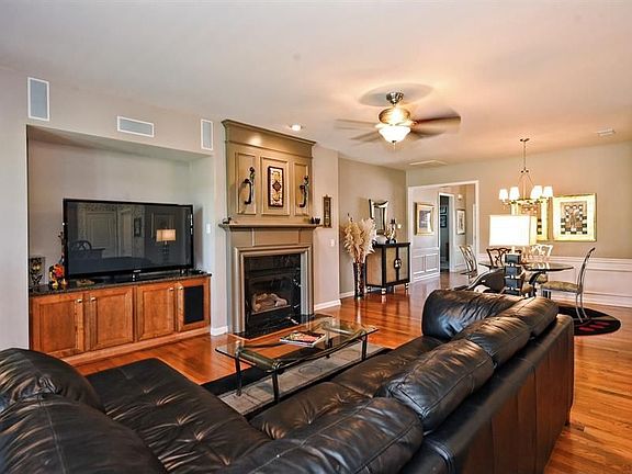 5th image of 15140 Legend Oaks Ct
