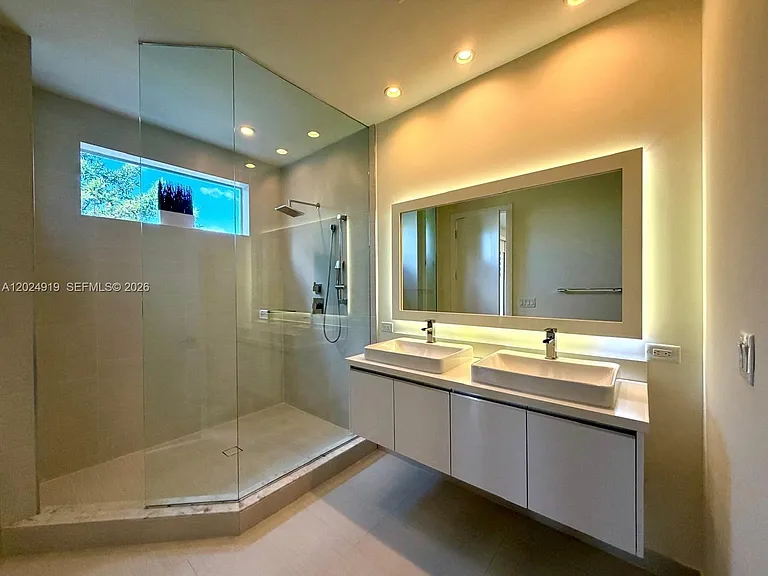 6311 NW 103rd Psge — Photo 34