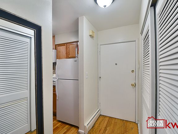 3rd image of 1626 W Estes Ave #1C