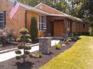 7192 Eastman Rd, North Syracuse, NY 13212