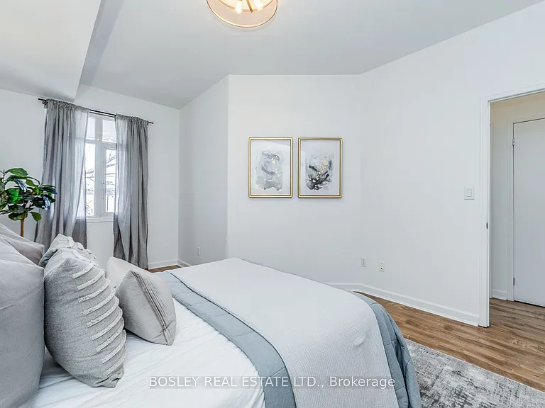 500 Richmond St W #319 — Photo 17
