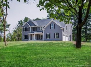 121 Boggs Hill Rd, Newtown, CT 06470