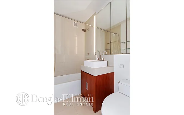 Rented by Douglas Elliman | media 19