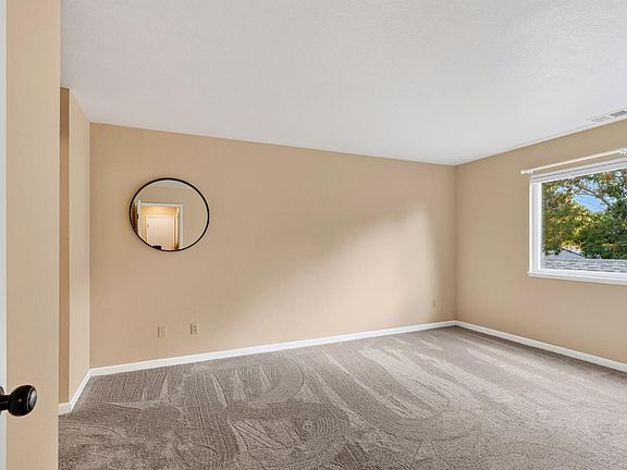 3rd image of 428 Occidental Circle