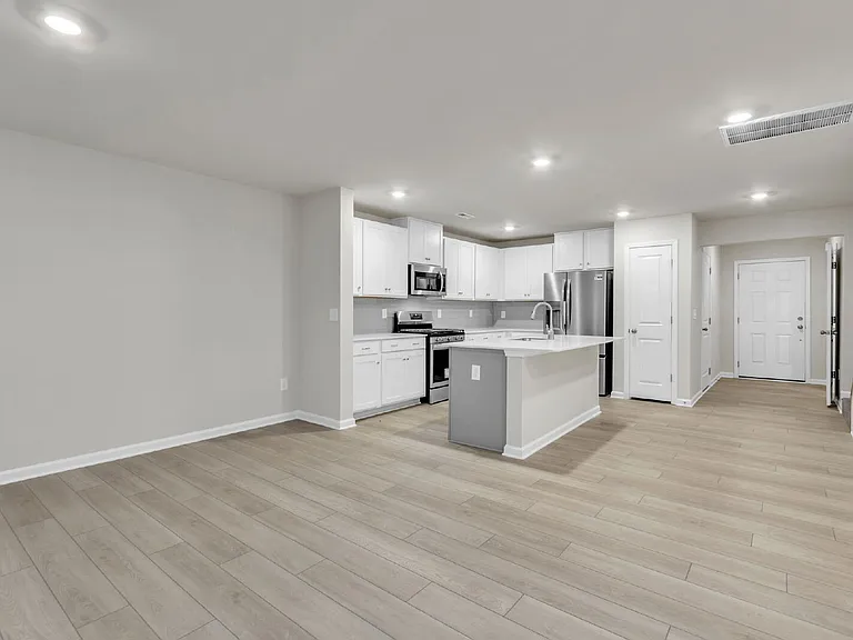 808 Harper St — Photo 6