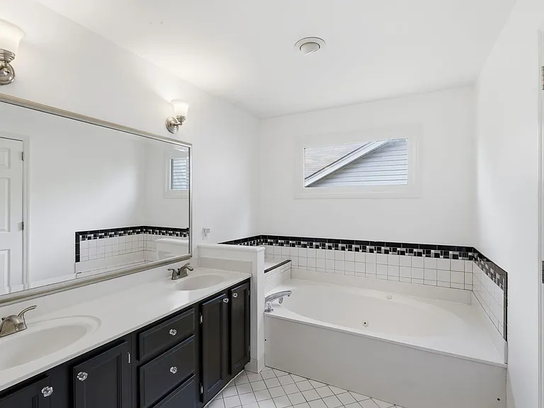 913 Magnolia Ct W — Photo 25