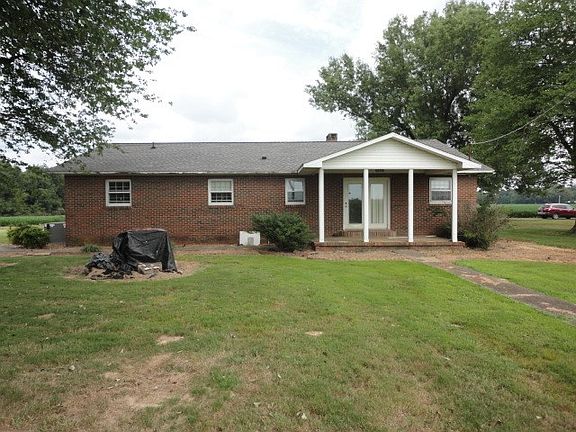 2nd image of 189 Gills Ln