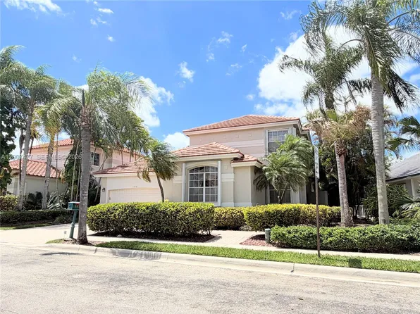 1510 Lacosta Dr W, Pembroke Pines, FL 33027