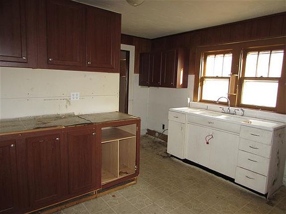 5th image of 906 N Pocahontas Ave