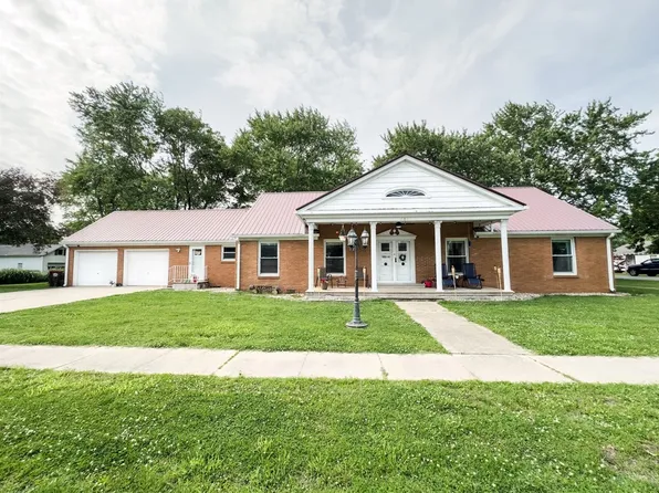 201 N York St, Martinsville, IL 62442