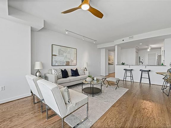 3rd image of 3338 Peachtree Rd NE APT 2702