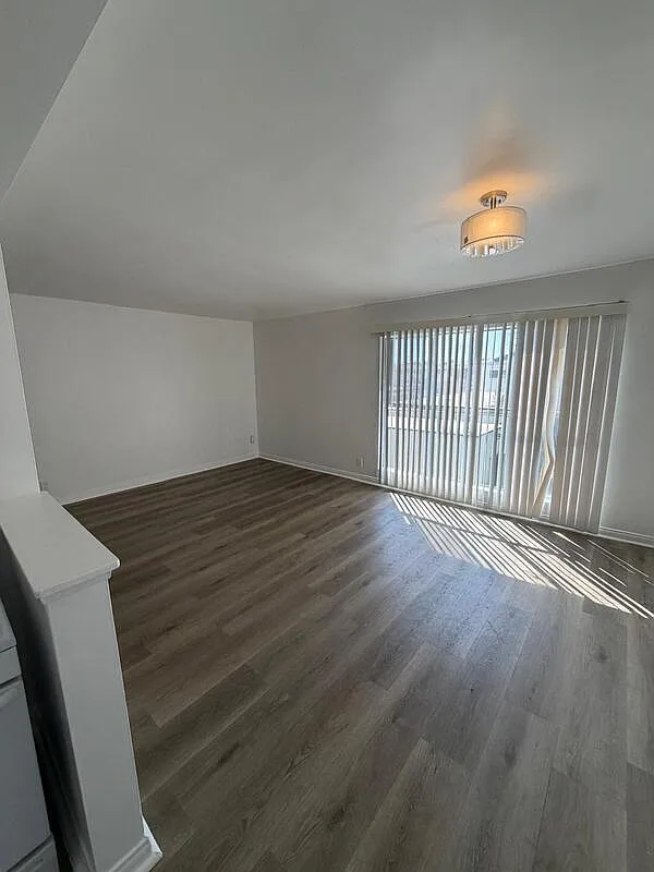 1 bed, 1.0 bath, 650 sqft, $1,895 — Photo 2