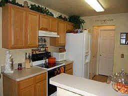 Open Kitchen with Breakfast Area