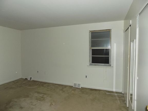 3rd image of 9860 Frankford Ave