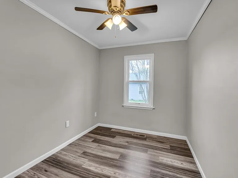 1031 Wilcox Dr — Photo 12