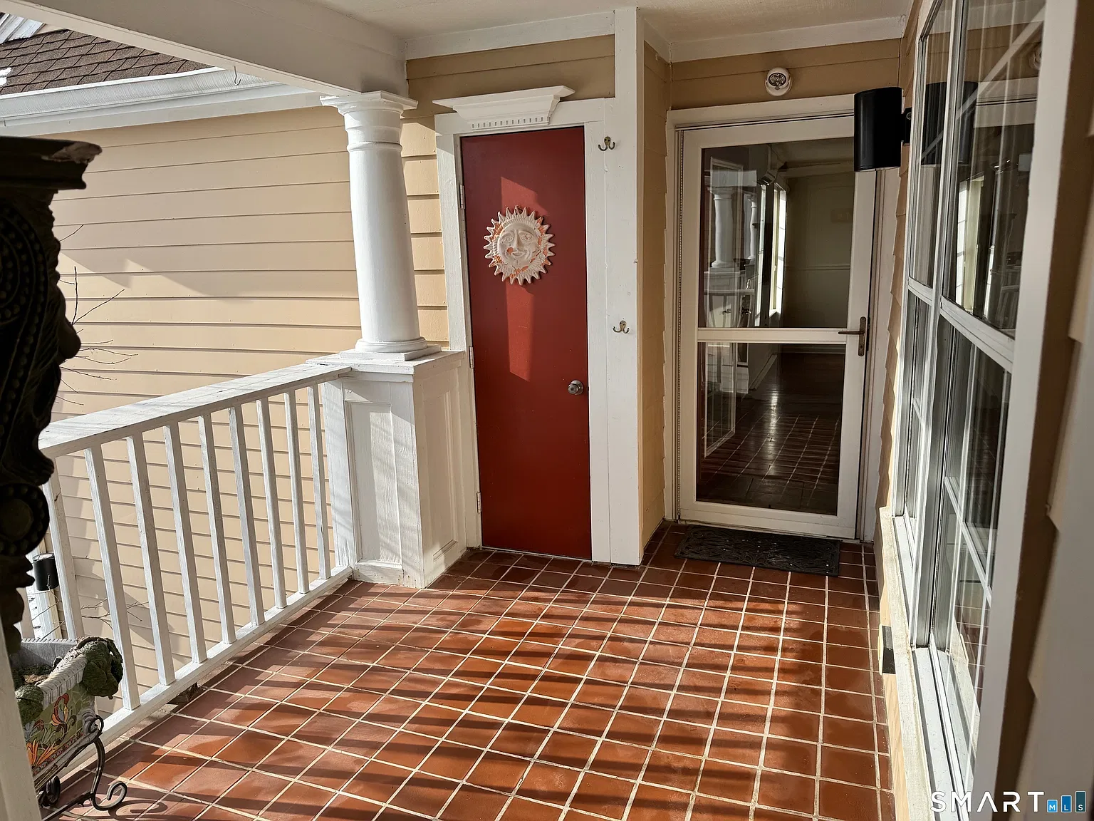 2 bed, 2.0 bath, 969 sqft, $2,300 — Photo 2