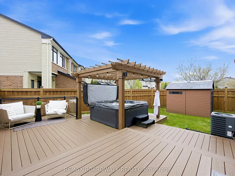 375 Cooks Mill Cres — Photo 38