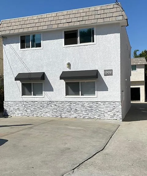 1907 Mathews Ave #B — Photo 15