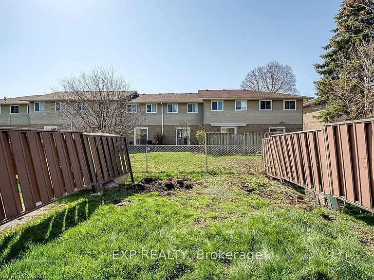 1060 Canfield Cres #5 — Photo 21