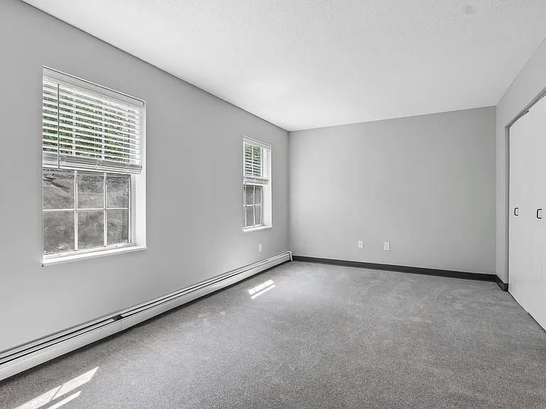 Eastgate Apartments — Photo 28