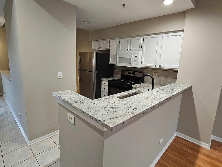 1041 E Wilson Ave — Photo 7