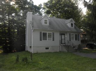 859 Country Place Dr, Tobyhanna, PA