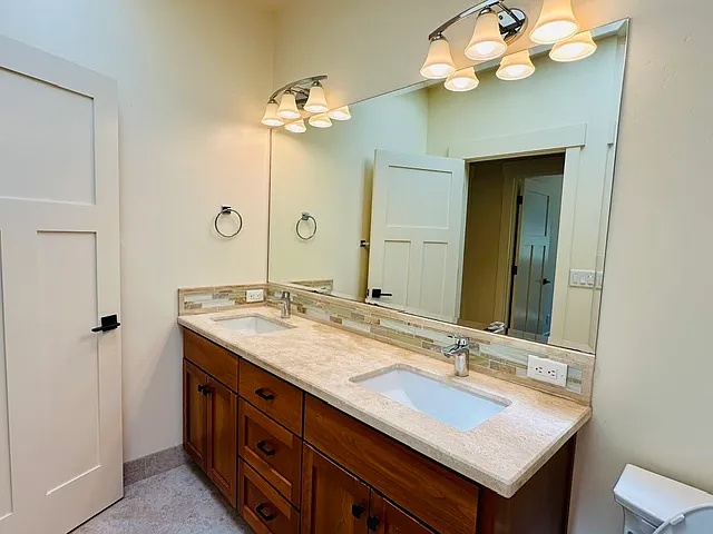512 Lockewood Ln — Photo 20