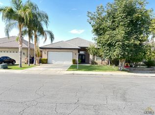 2802 Silver Shore Ln, Bakersfield, CA 93313