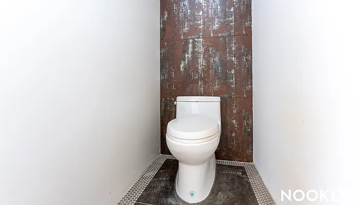 Rented by Nooklyn NYC LLC | media 33