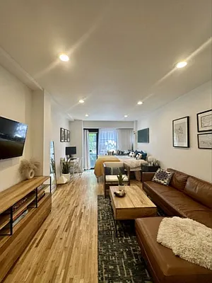 Rented by Mossanen Group | media 13