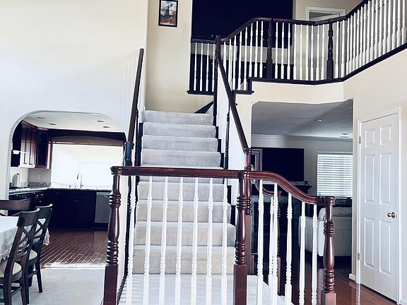 2nd image of 35 Sierra Ridge Ct