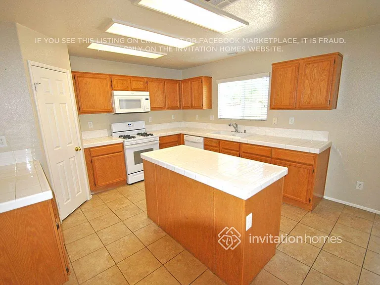 38354 Falcon Ct — Photo 4