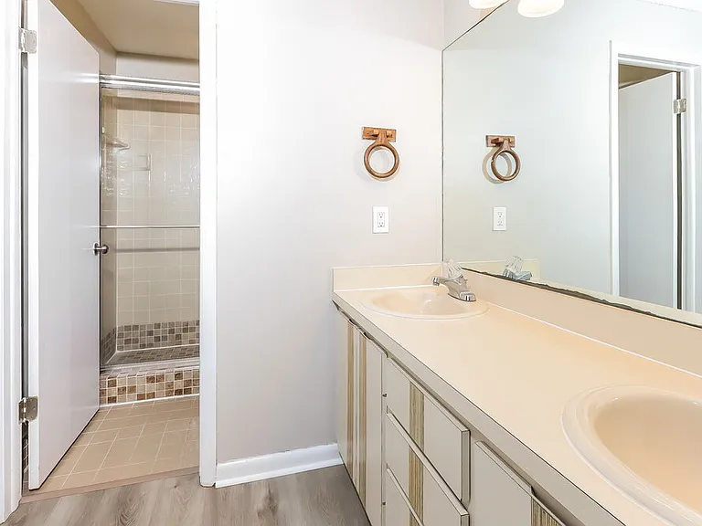 147 Viscaya Ave — Photo 10