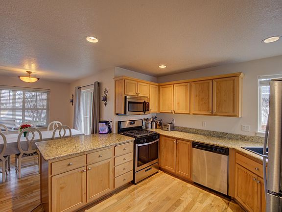 3rd image of 61380 Woodbury Ln