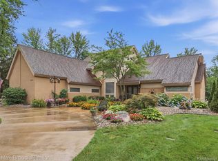 55618 Lordona Ln, Shelby Township, MI 48315