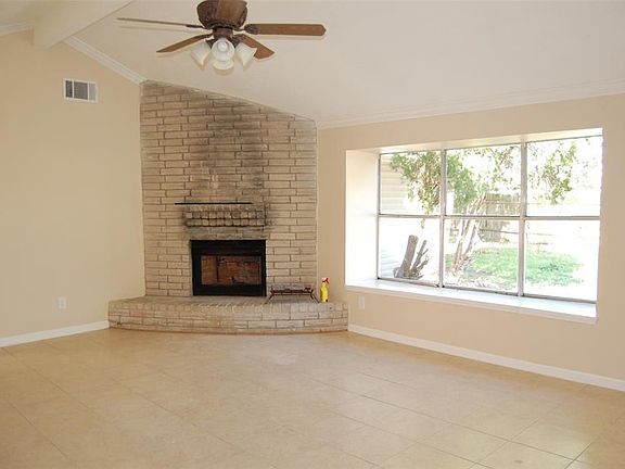4th image of 17343 Edgehaven Dr