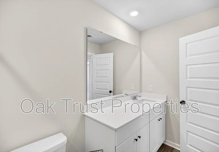 753 Ridgley Dr — Photo 14
