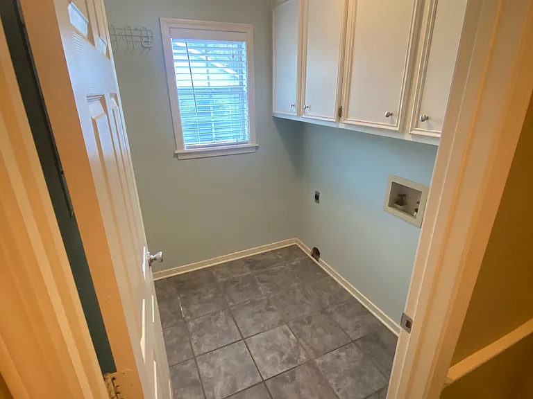 81 Sunline Dr — Photo 11